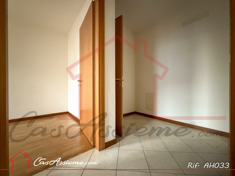 Rif. AH033
PARI AL NUOVO - ACCESSO MUTUO GREEN!
In posizione strategica a soli 10 minuti da Caste...