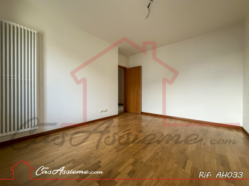 Rif. AH033
PARI AL NUOVO - ACCESSO MUTUO GREEN!
In posizione strategica a soli 10 minuti da Caste...