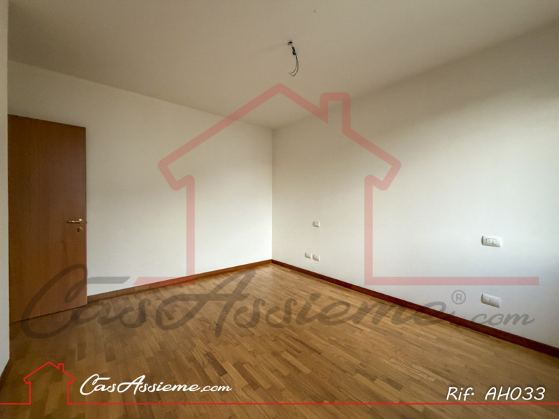 Rif. AH033
PARI AL NUOVO - ACCESSO MUTUO GREEN!
In posizione strategica a soli 10 minuti da Caste...