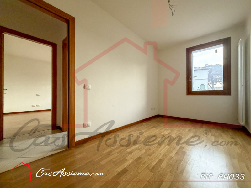 Rif. AH033
PARI AL NUOVO - ACCESSO MUTUO GREEN!
In posizione strategica a soli 10 minuti da Caste...