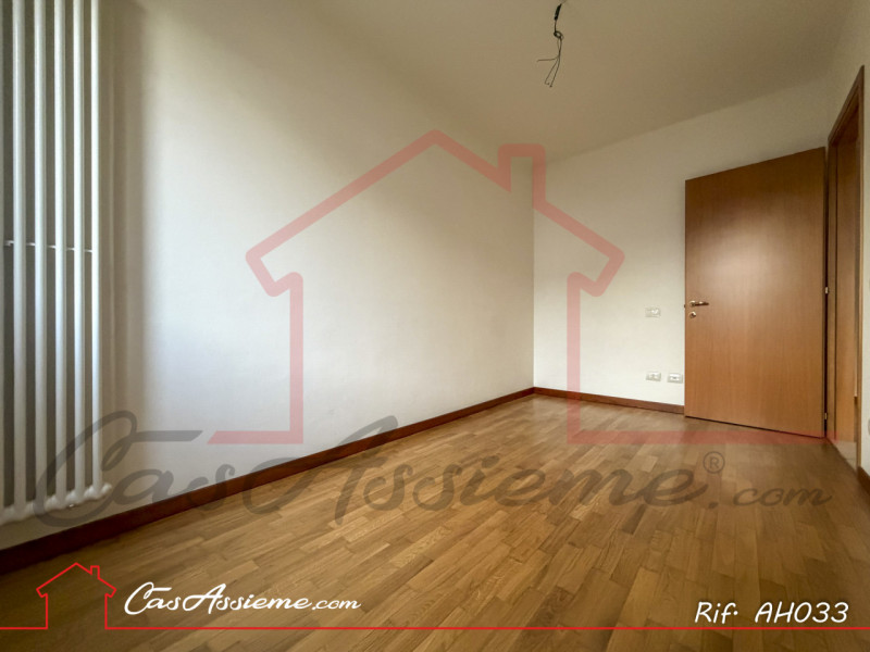 Rif. AH033
PARI AL NUOVO - ACCESSO MUTUO GREEN!
In posizione strategica a soli 10 minuti da Caste...