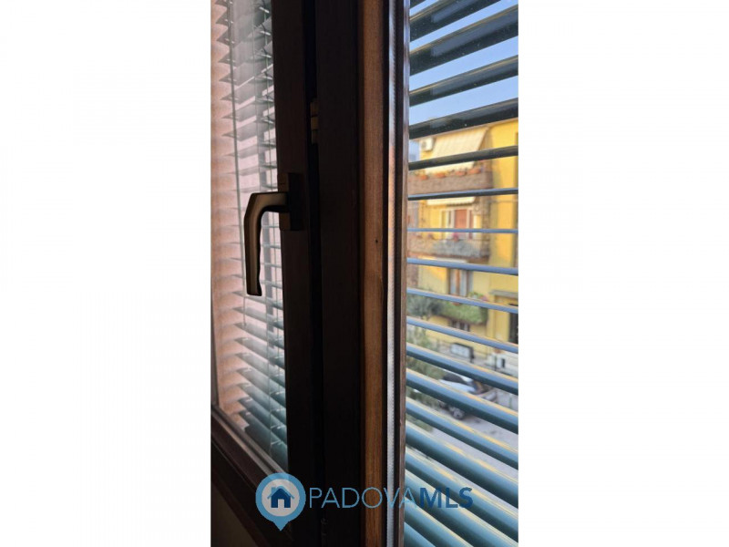 Immobile in esclusiva al Gruppo Padova MLS

Porzione di BIFAMILIARE IN ORIZZONTALE con ingresso e...