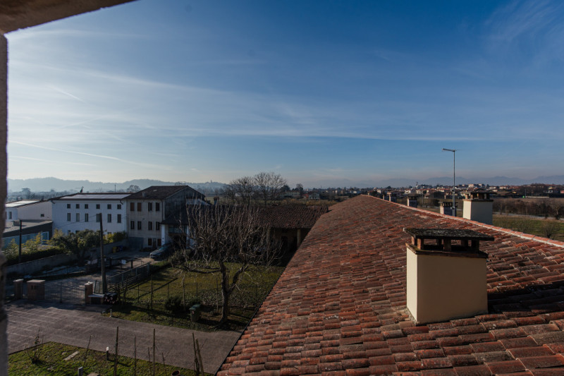 UBICAZIONE E CONTESTO

Nel prestigioso contesto storico di Casale, a pochi minuti dal centro di V...