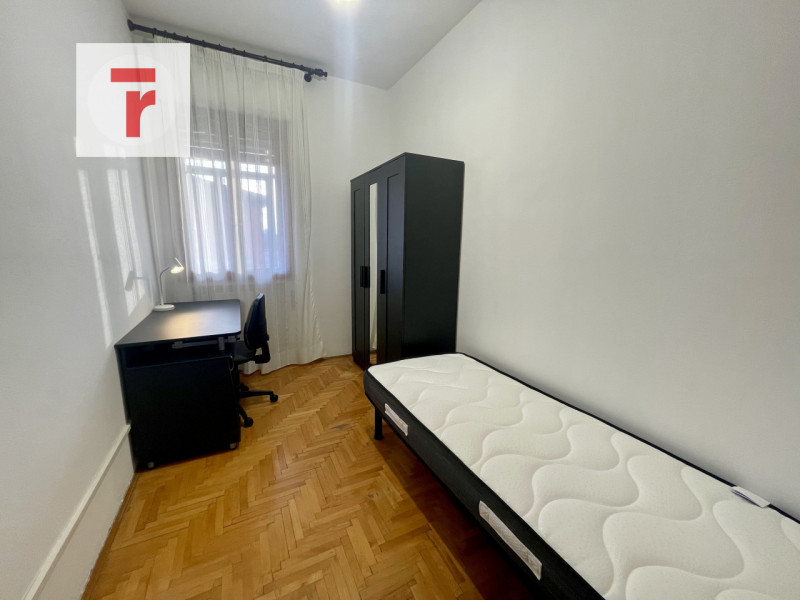 In zona Voltabarozzo nelle vicinanze dei principali servizi del quartiere.

A pochi metri dal fut...