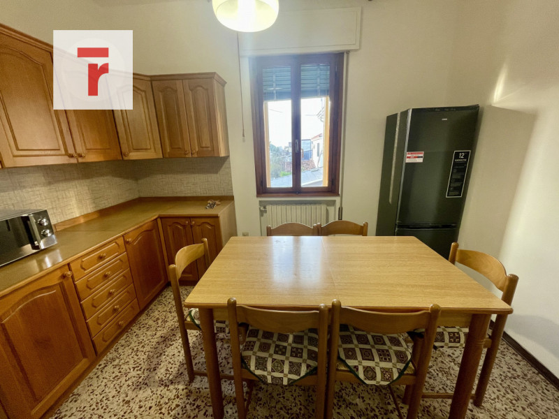 In zona Voltabarozzo nelle vicinanze dei principali servizi del quartiere.

A pochi metri dal fut...