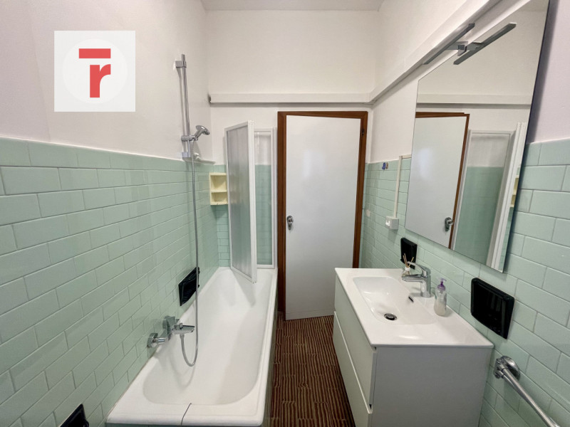 In zona Voltabarozzo nelle vicinanze dei principali servizi del quartiere.

A pochi metri dal fut...