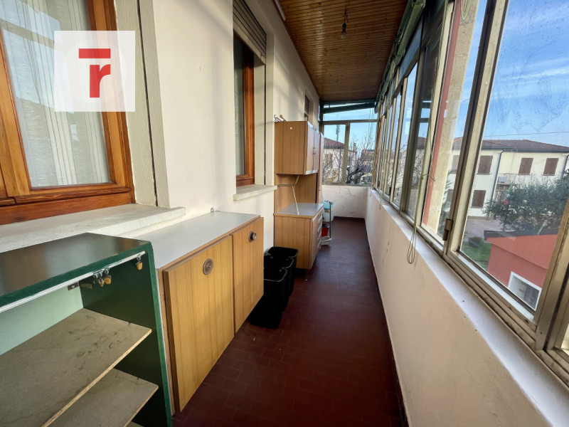 In zona Voltabarozzo nelle vicinanze dei principali servizi del quartiere.

A pochi metri dal fut...