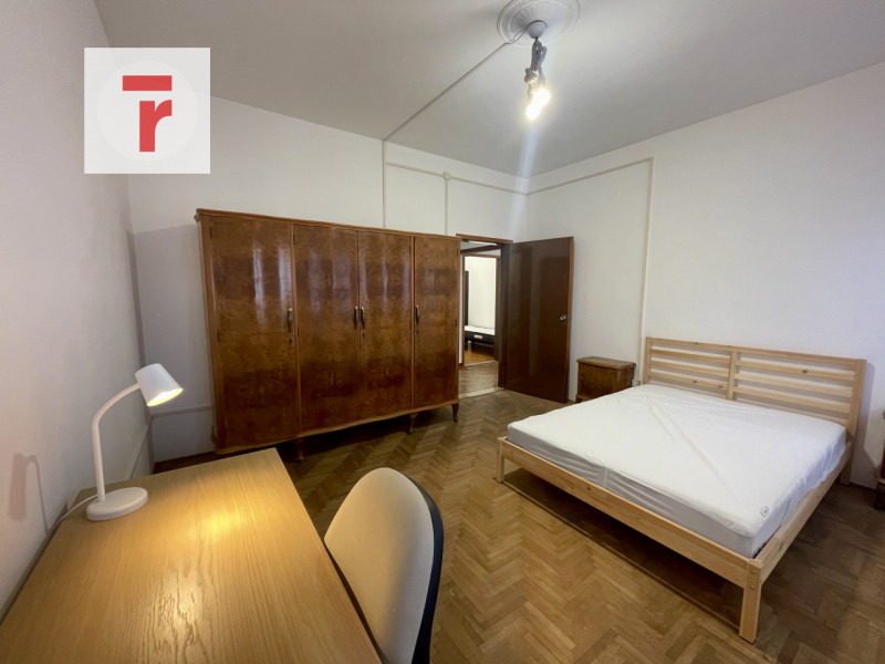 In zona Voltabarozzo nelle vicinanze dei principali servizi del quartiere.

A pochi metri dal fut...