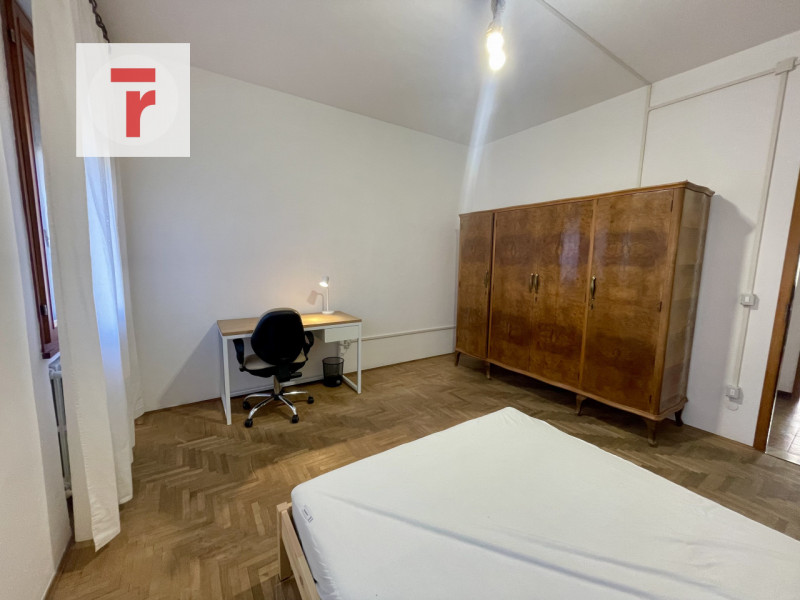 In zona Voltabarozzo nelle vicinanze dei principali servizi del quartiere.

A pochi metri dal fut...