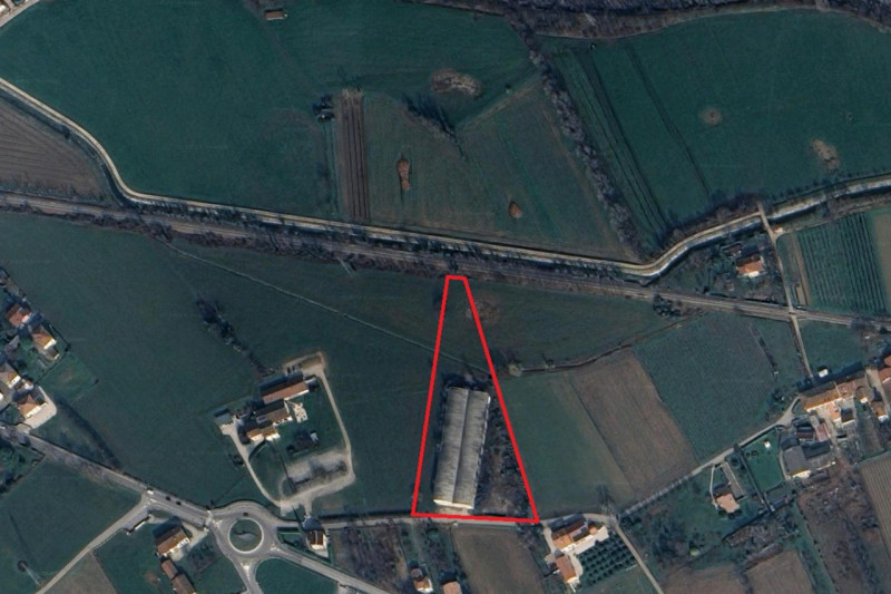 Proponiamo in vendita un capannone a destinazione logistica situato a Schio, in Località Ceresara...