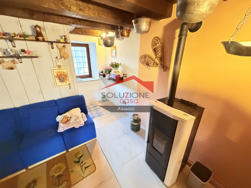 Gallio – A due passi dal centro di Gallio nel Cuore dell'Altopiano dei Sette Comuni, proponiamo u...