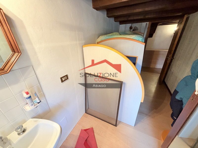 Gallio – A due passi dal centro di Gallio nel Cuore dell'Altopiano dei Sette Comuni, proponiamo u...