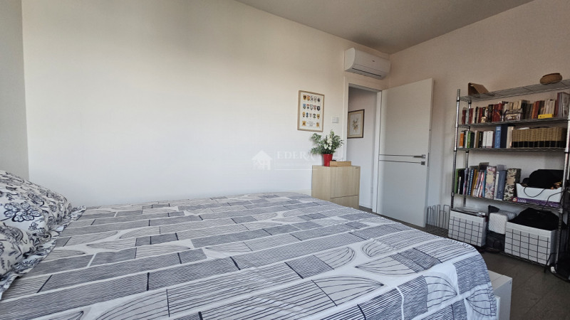 Si propone in esclusiva introvabile attico recentemente ristrutturato a meno di 1 km dalla zona p...