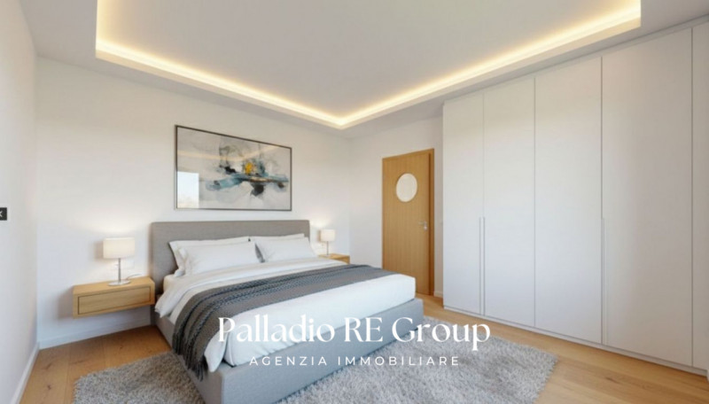 Proponiamo in vendita un affascinante e spazioso appartamento di circa 140 mq situato nell’esclus...