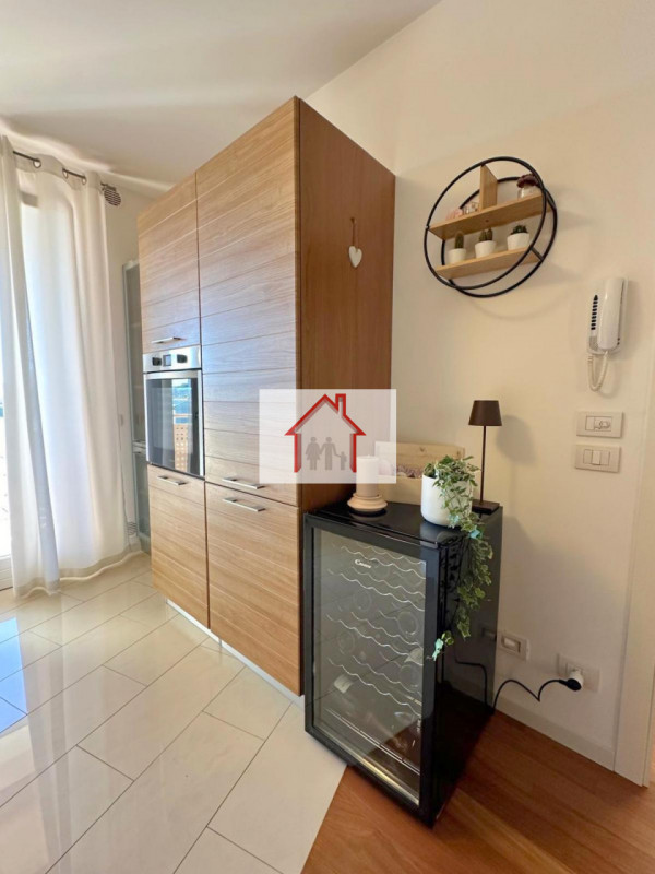 Rif: DA247 - X Info: Denis 340.25.40.785
In vendita, proponiamo un raffinato appartamento situato...