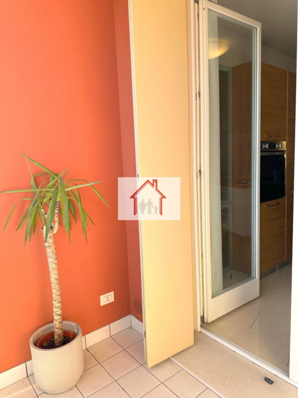 Rif: DA247 - X Info: Denis 340.25.40.785
In vendita, proponiamo un raffinato appartamento situato...