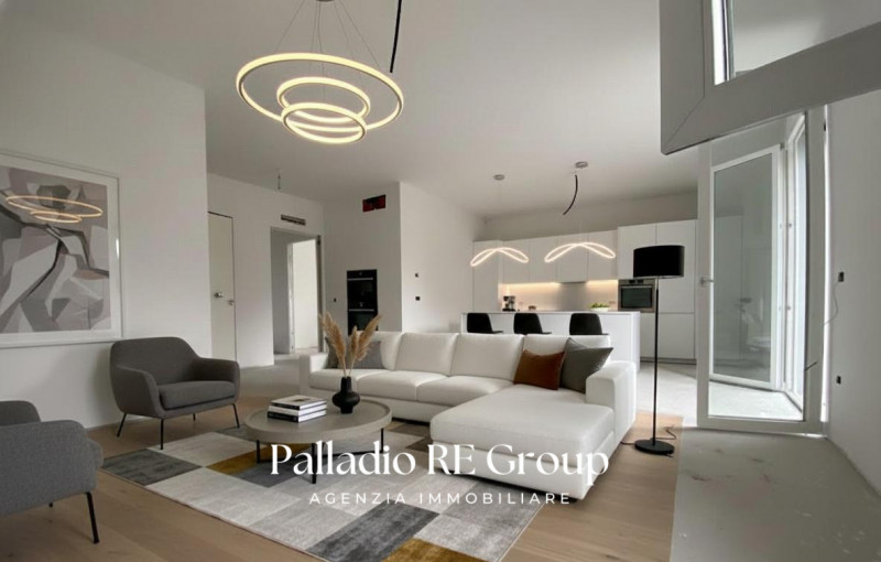 Scopri questo splendido appartamento di 140 mq situato nella rinomata zona Araceli di Vicenza, un...