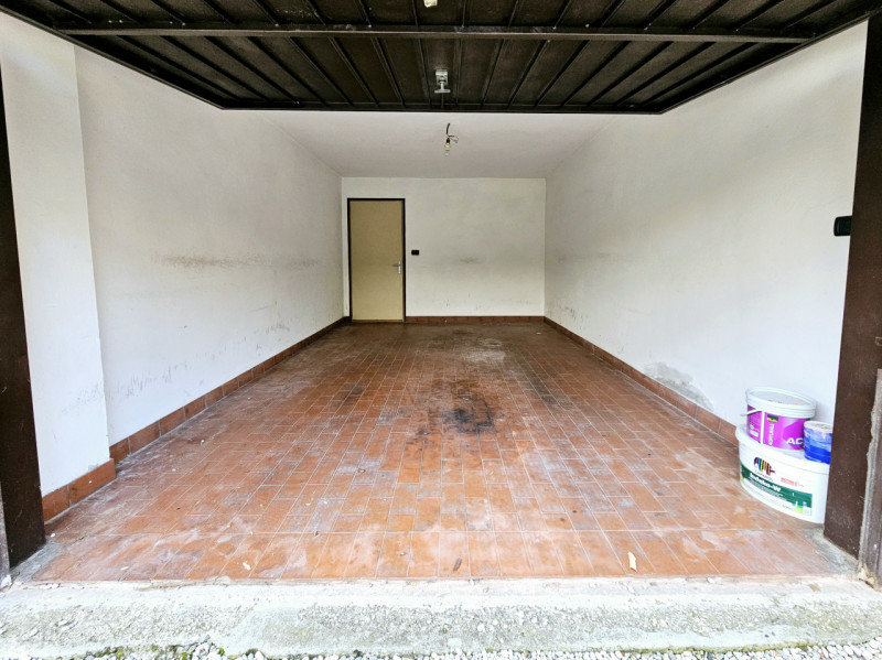 Proponiamo in vendita a Este, un ampio e luminoso appartamento situato al secondo piano. 
La solu...