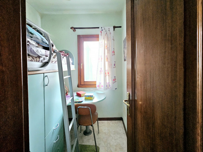 Nel cuore dei Colli Euganei, nella tranquilla località di Faedo frazione di Cinto Euganeo, propon...