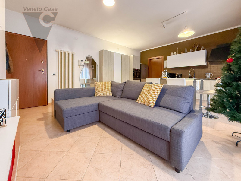 MORTISE – MINI APPARTAMENTO ULTIMO PIANO CON GARAGE
In zona residenziale ben servita, proponiamo ...