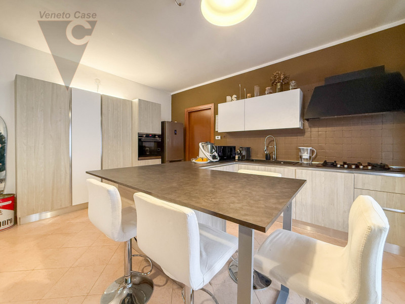 MORTISE – MINI APPARTAMENTO ULTIMO PIANO CON GARAGE
In zona residenziale ben servita, proponiamo ...