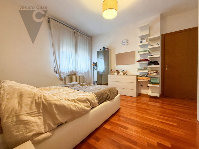 MORTISE – MINI APPARTAMENTO ULTIMO PIANO CON GARAGE
In zona residenziale ben servita, proponiamo ...