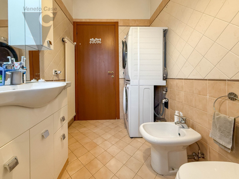 MORTISE – MINI APPARTAMENTO ULTIMO PIANO CON GARAGE
In zona residenziale ben servita, proponiamo ...