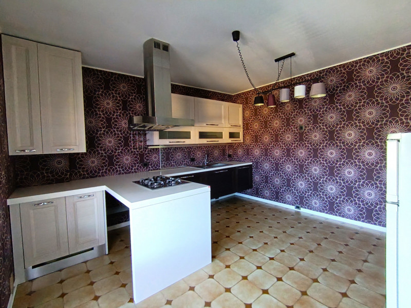 Rif. PS245
Se desideri vivere in un appartamento dalle generose dimensioni nel cuore di Piove di ...