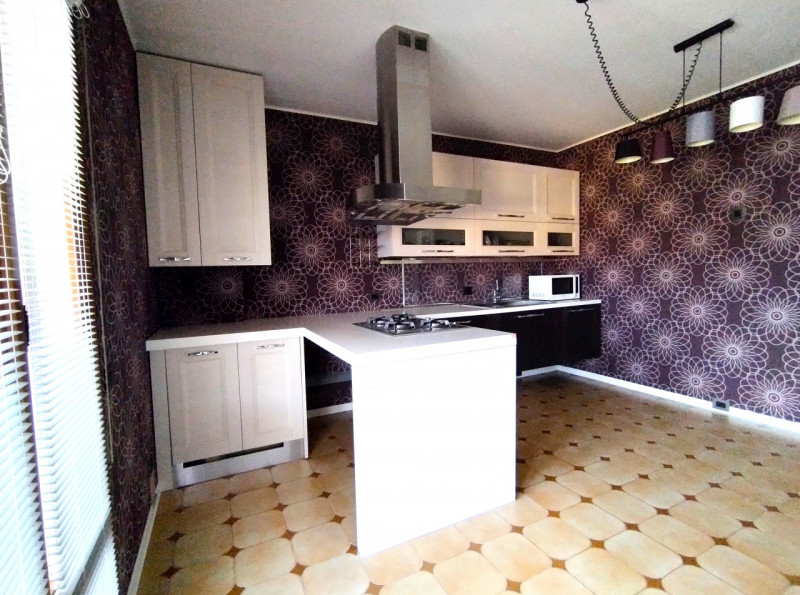 Rif. PS245
Se desideri vivere in un appartamento dalle generose dimensioni nel cuore di Piove di ...