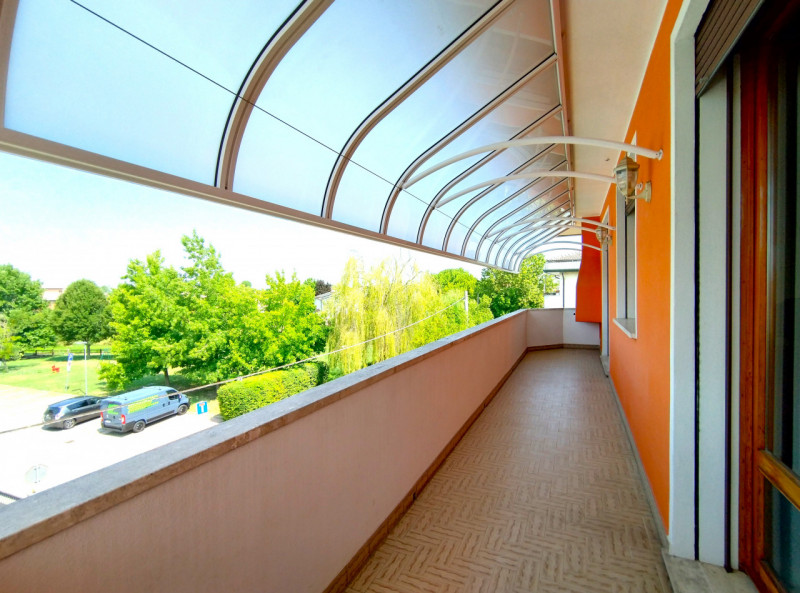 Rif. PS245
Se desideri vivere in un appartamento dalle generose dimensioni nel cuore di Piove di ...