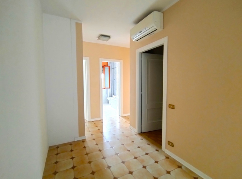 Rif. PS245
Se desideri vivere in un appartamento dalle generose dimensioni nel cuore di Piove di ...