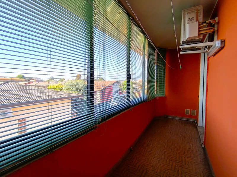 Rif. PS245
Se desideri vivere in un appartamento dalle generose dimensioni nel cuore di Piove di ...