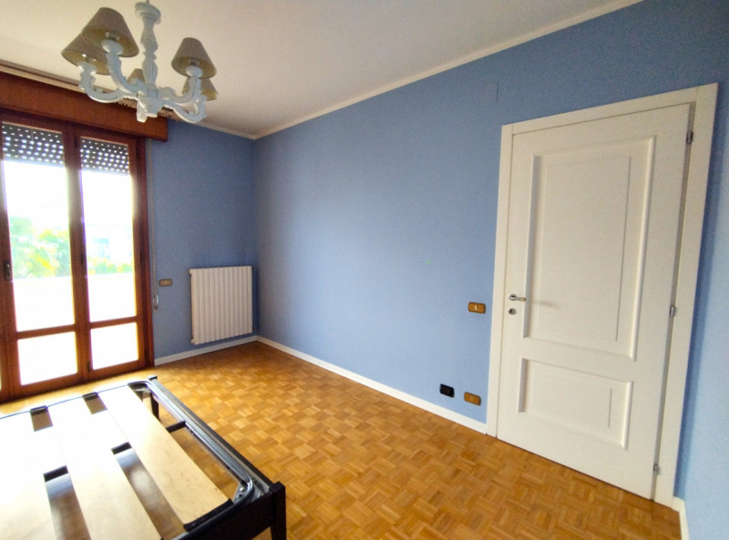 Rif. PS245
Se desideri vivere in un appartamento dalle generose dimensioni nel cuore di Piove di ...