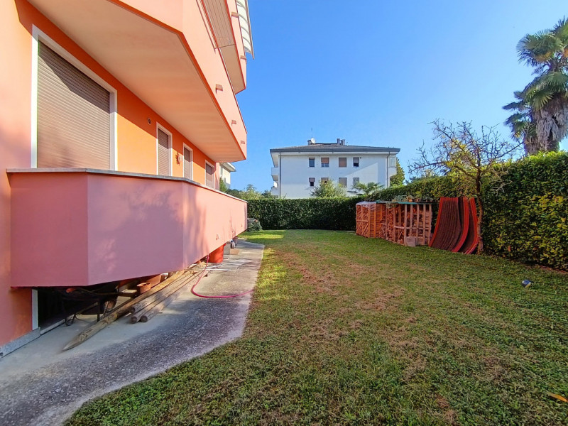 Rif. PS245
Se desideri vivere in un appartamento dalle generose dimensioni nel cuore di Piove di ...