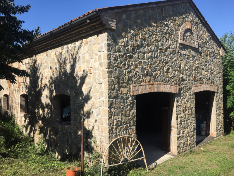 MONSELICE: proponiamo in vendita un affascinante rustico da ristrutturare situato nella tranquill...