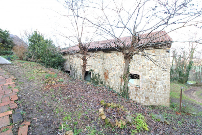 MONSELICE: proponiamo in vendita un affascinante rustico da ristrutturare situato nella tranquill...