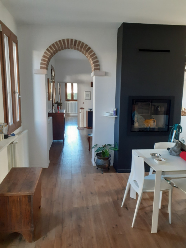 Mira centro, prospicente il Naviglio Brenta, villa storica in parte ristrutturata di complessivi ...