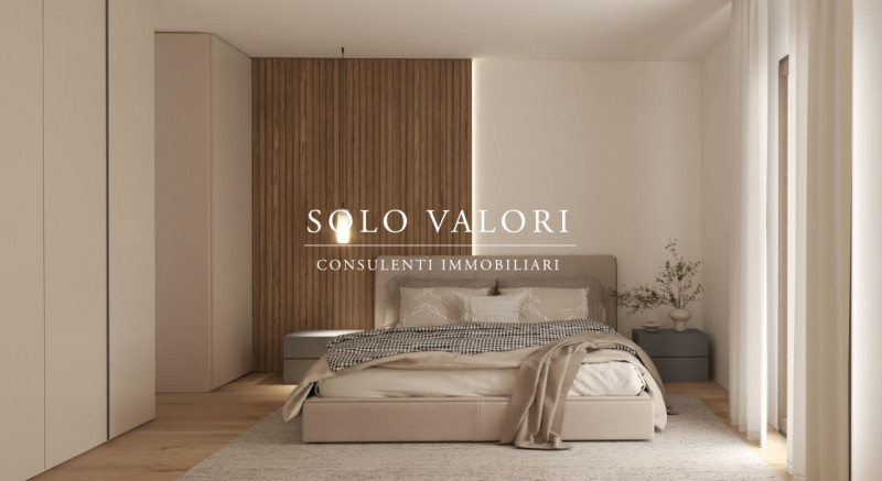 Scopri questo splendido appartamento trilocale situato nel cuore di Jesolo Paese, una delle local...