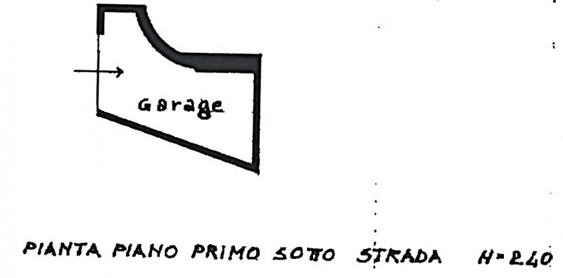Inserito all'interno del tranquillo quartiere residenziale di Feriole di Teolo proponiamo un appa...