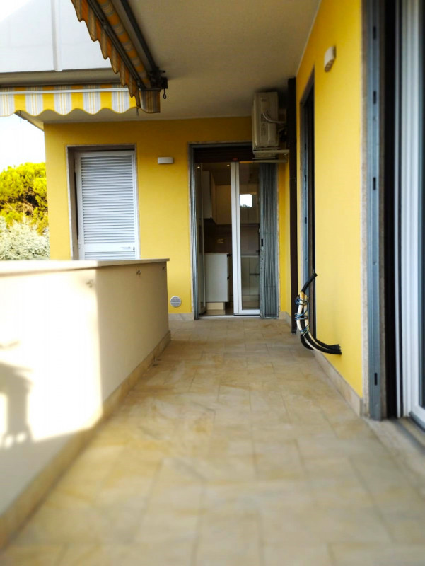 AT410; A ridosso del centro di Abano Terme con tutti i servizi a piedi siamo a proporre;

Elegant...