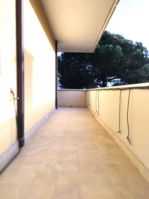 AT410; A ridosso del centro di Abano Terme con tutti i servizi a piedi siamo a proporre;

Elegant...