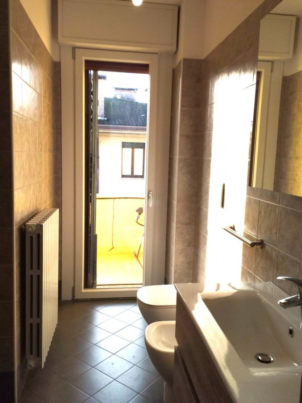 AT410; A ridosso del centro di Abano Terme con tutti i servizi a piedi siamo a proporre;

Elegant...