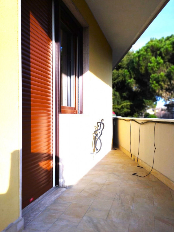 AT410; A ridosso del centro di Abano Terme con tutti i servizi a piedi siamo a proporre;

Elegant...