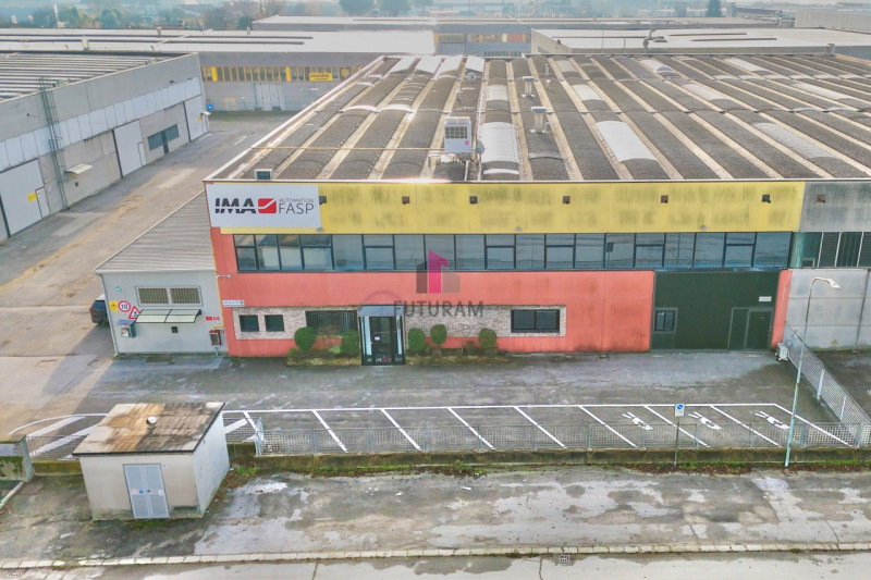 MONTECCHIO MAGGIORE (Zona Industriale) – Rif. 610FUTURAM.A - Per info 0444 310220

Nel cuore dell...