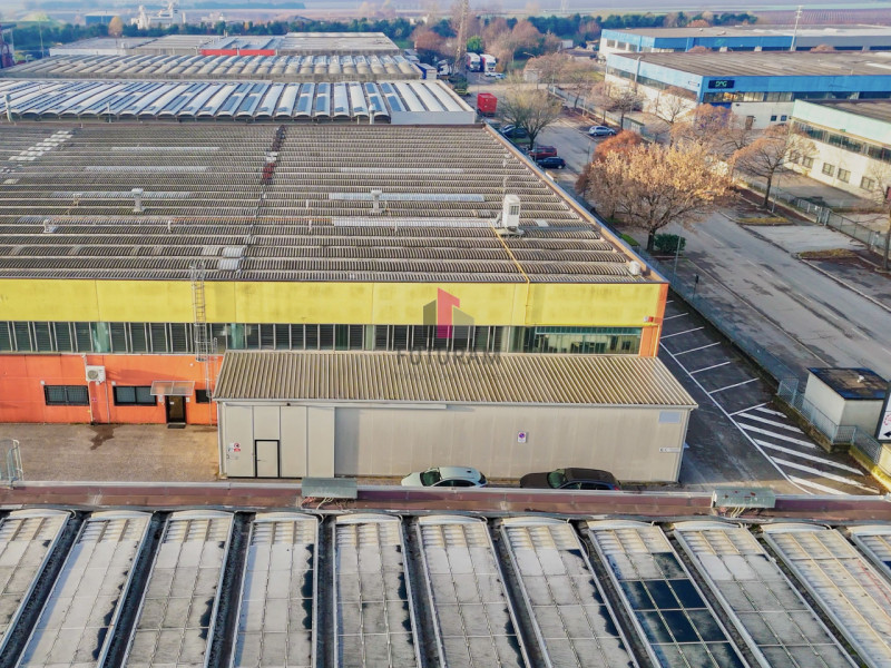 MONTECCHIO MAGGIORE (Zona Industriale) – Rif. 610FUTURAM.A - Per info 0444 310220

Nel cuore dell...