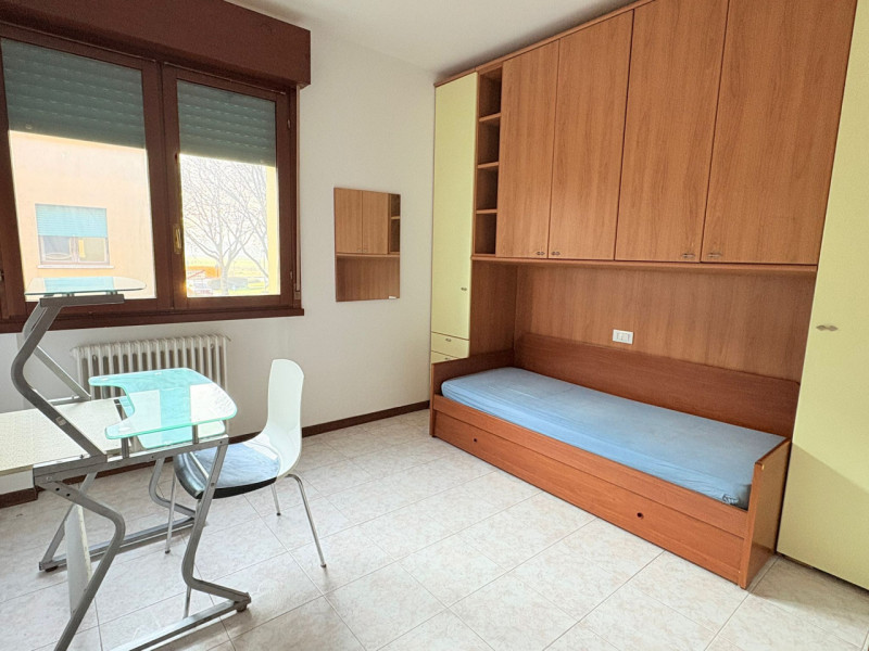 In una posizione strategica, comoda ai principali servizi e alla viabilità, proponiamo luminoso a...