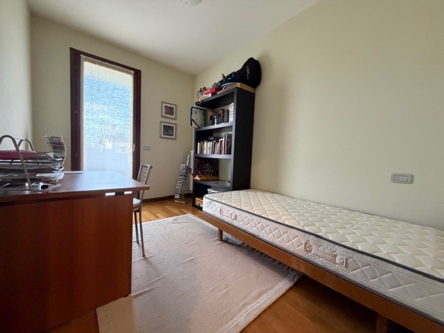 VIGODARZERE: Classe Energetica in fase di definizione.
Proponiamo appartamento al piano terra in ...