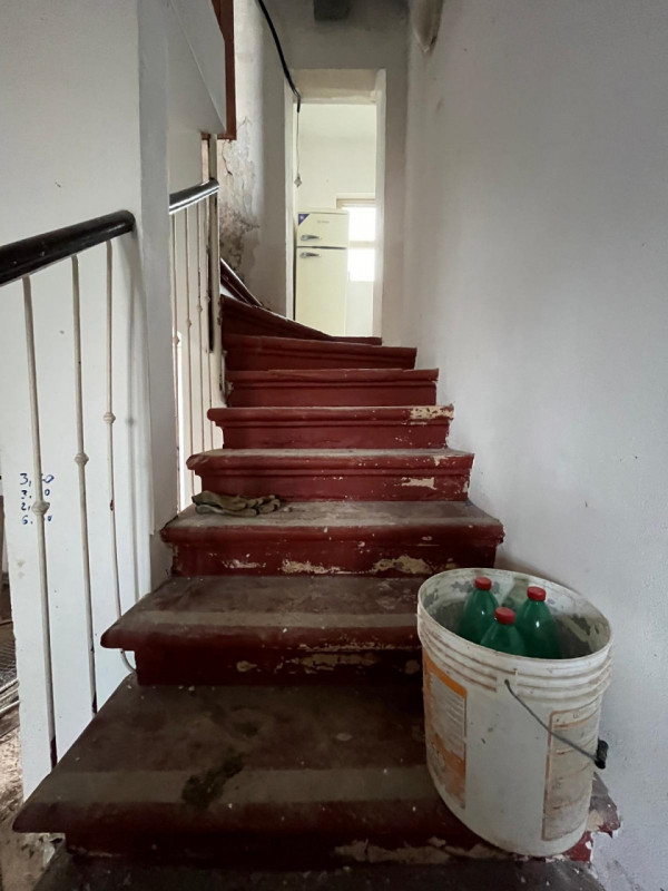 Proponiamo in vendita un interessante rustico affiancato da ristrutturare, completo di annessi e ...