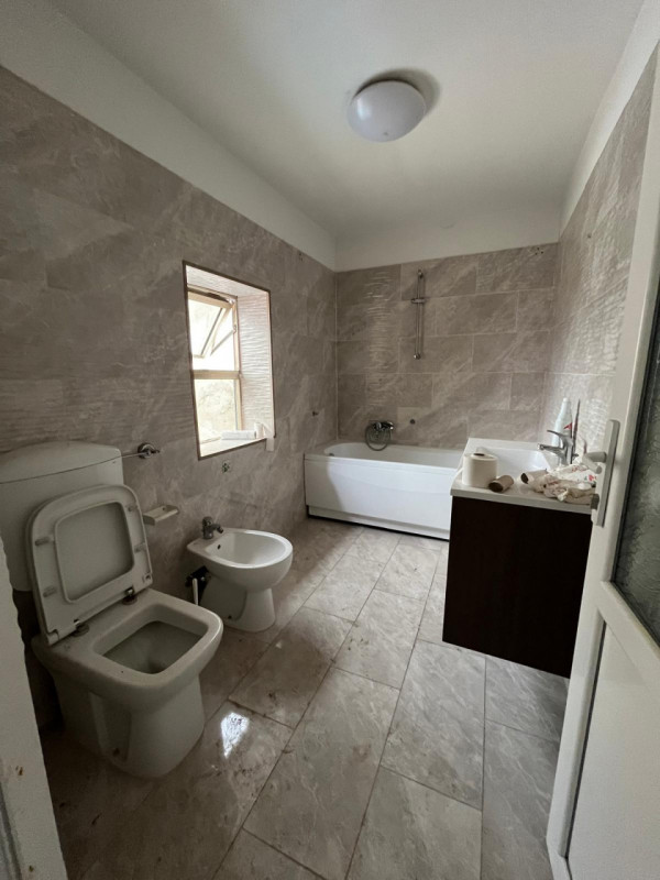 Proponiamo in vendita un interessante rustico affiancato da ristrutturare, completo di annessi e ...