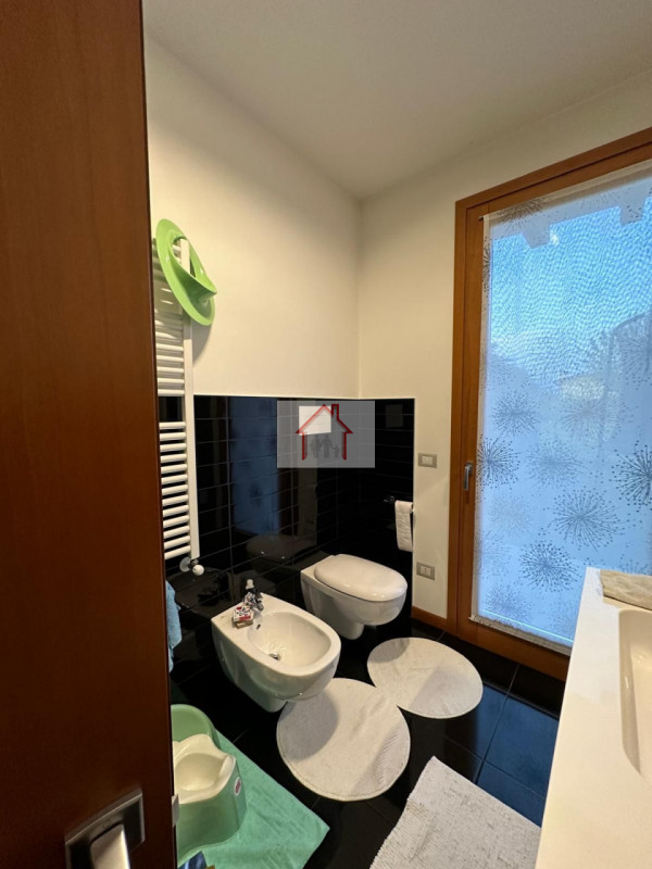 Rif: DB364
X Info - Denis: 340.25.40.785

Giavera del Montello (TV)

Proponiamo in vendita un'acc...